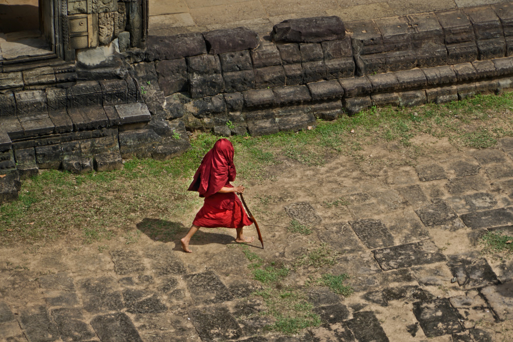 angkor-wat-burgundy-man